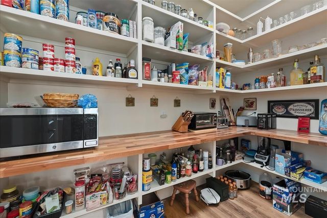 6810 S Pemberley Way, Meridian, ID 83642
