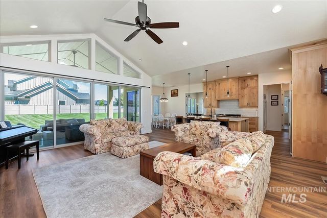 6810 S Pemberley Way, Meridian, ID 83642