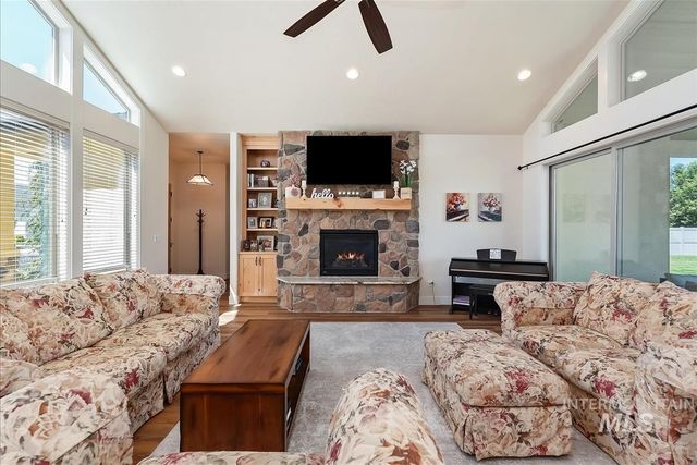 6810 S Pemberley Way, Meridian, ID 83642