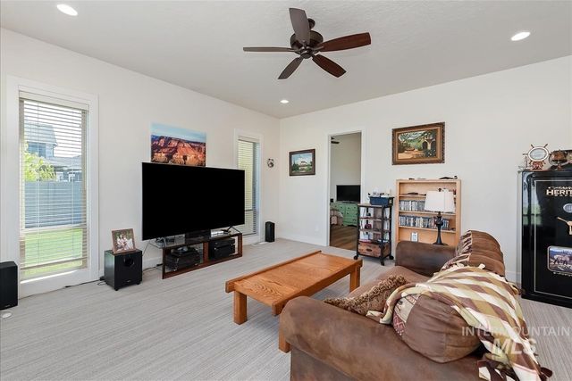 6810 S Pemberley Way, Meridian, ID 83642