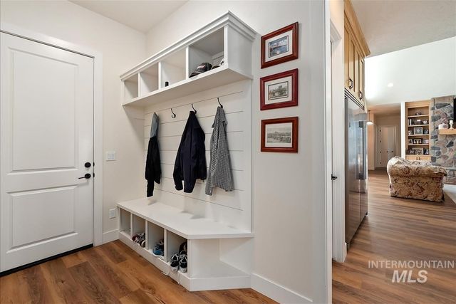6810 S Pemberley Way, Meridian, ID 83642