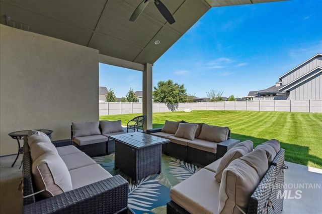 6810 S Pemberley Way, Meridian, ID 83642