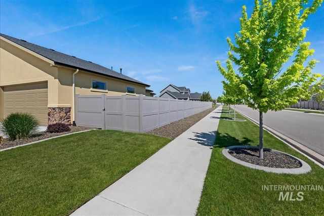 6810 S Pemberley Way, Meridian, ID 83642