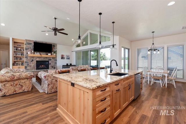 6810 S Pemberley Way, Meridian, ID 83642