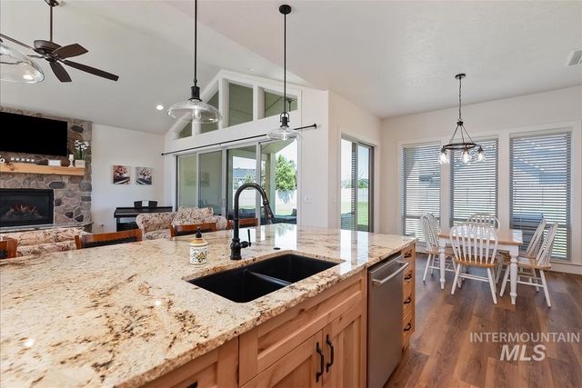 6810 S Pemberley Way, Meridian, ID 83642