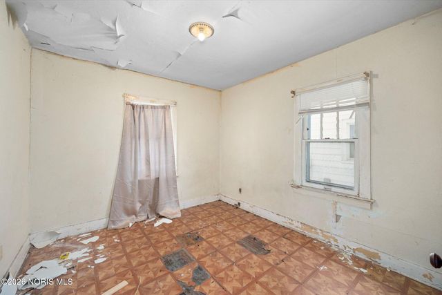 910 Woodward Avenue, Toledo, OH 43608