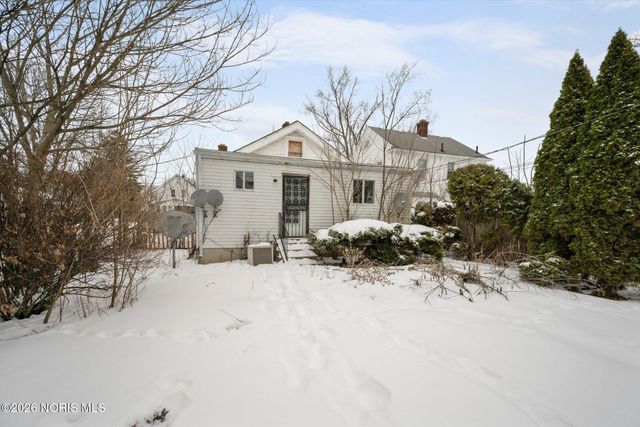 910 Woodward Avenue, Toledo, OH 43608