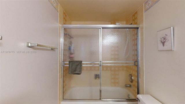 2500 PARKVIEW DR 902, Hallandale Beach, FL 33009