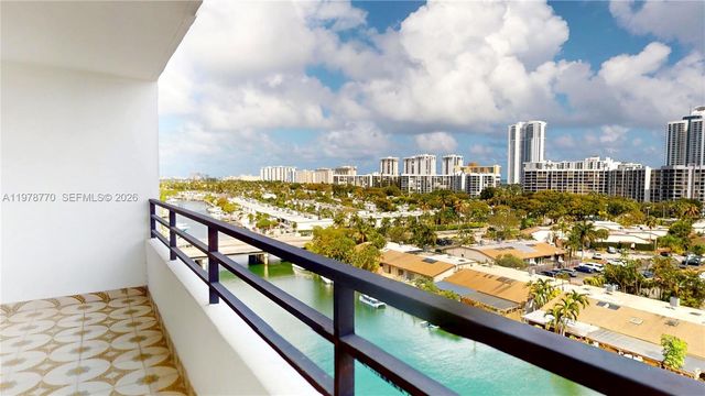 2500 PARKVIEW DR 902, Hallandale Beach, FL 33009