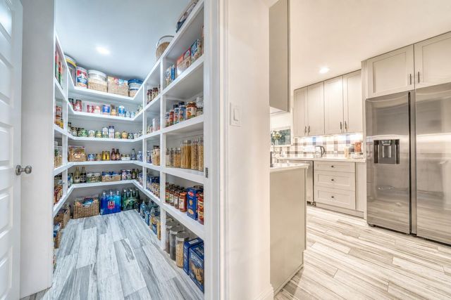 5911 Dawnridge Drive, Houston, TX 77035