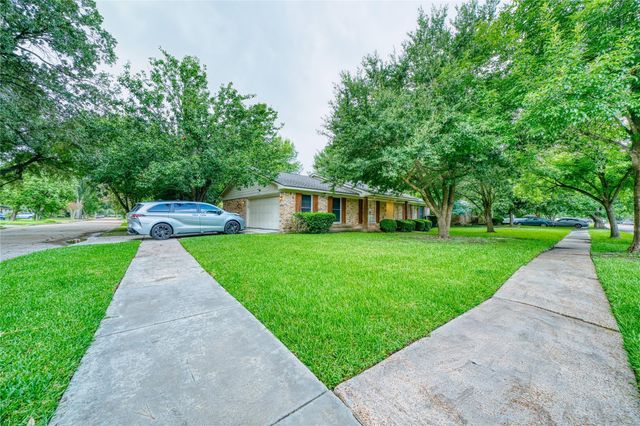 5911 Dawnridge Drive, Houston, TX 77035