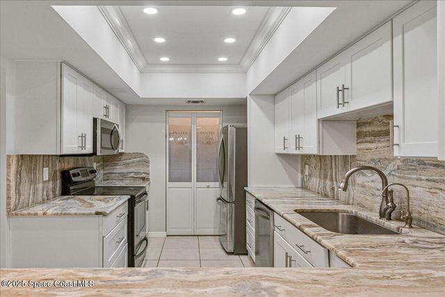 6165 S Mirror Lake Drive 103, Sebastian, FL 32958