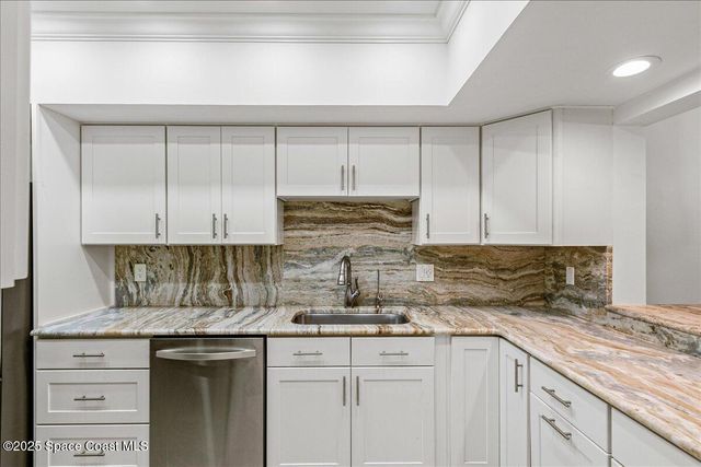 6165 S Mirror Lake Drive 103, Sebastian, FL 32958