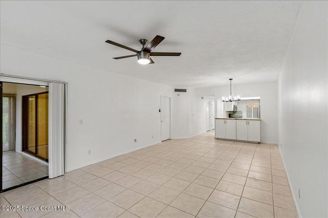 6165 S Mirror Lake Drive 103, Sebastian, FL 32958