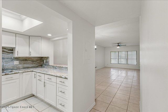 6165 S Mirror Lake Drive 103, Sebastian, FL 32958