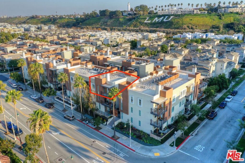 Image 1 of property listing at 12920 Runway Road 360, Los Angeles, CA 90094