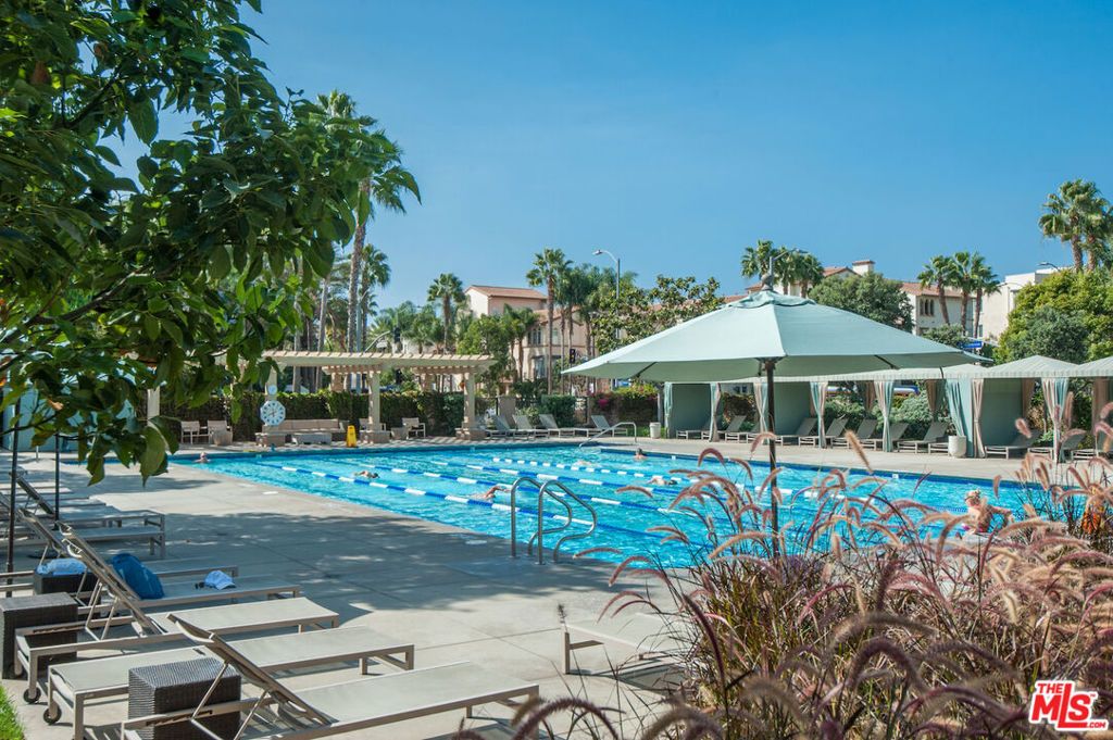 Image 34 of property listing at 12920 Runway Road 360, Los Angeles, CA 90094