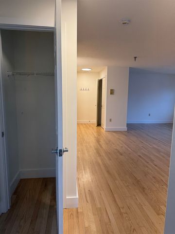 53 Lyme Rd Apt 27, Hanover, NH 03755