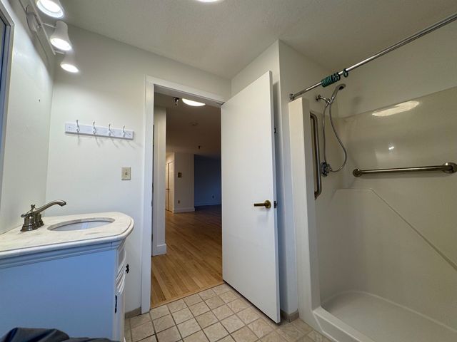 53 Lyme Rd Apt 27, Hanover, NH 03755