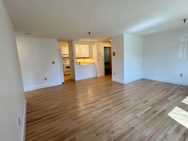 53 Lyme Rd Apt 27, Hanover, NH 03755