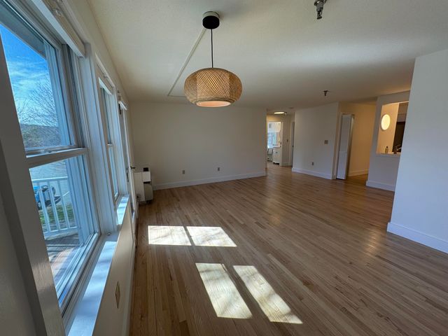 53 Lyme Rd Apt 27, Hanover, NH 03755