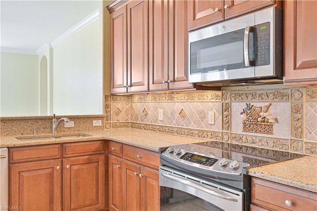 12585 Gemstone CT, Fort Myers, FL 33913