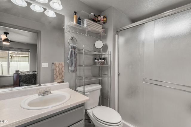 8092 Abbey Road, White City, OR 97503