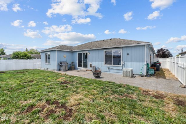 8092 Abbey Road, White City, OR 97503