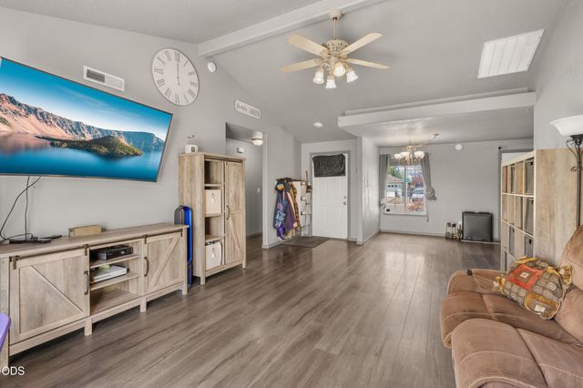 8092 Abbey Road, White City, OR 97503