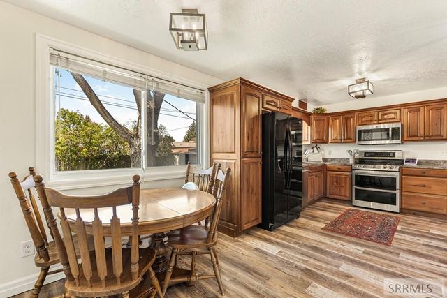 396 Berrett Avenue, Shelley, ID 83274