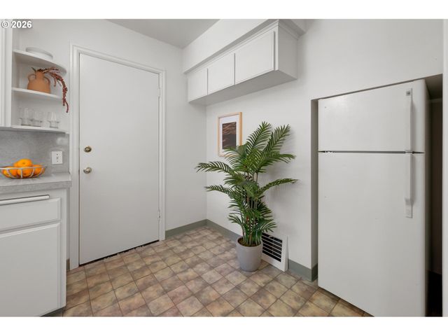 3814 Ne SIMPSON St, Portland, OR 97211
