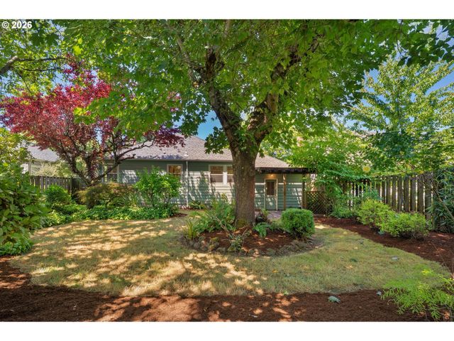 3814 Ne SIMPSON St, Portland, OR 97211