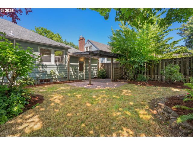 3814 Ne SIMPSON St, Portland, OR 97211