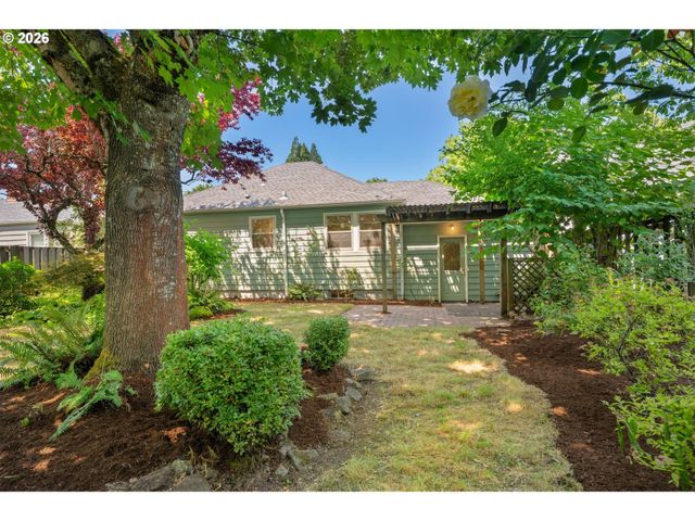 3814 Ne SIMPSON St, Portland, OR 97211