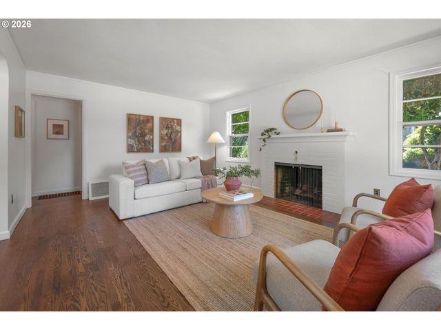 3814 Ne SIMPSON St, Portland, OR 97211
