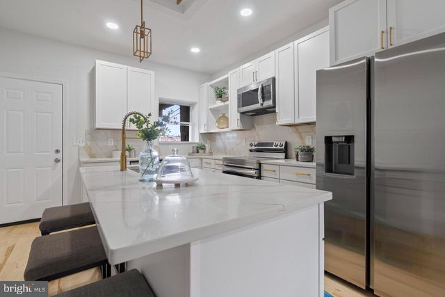1049 N MILTON AVE, Baltimore, MD 21205