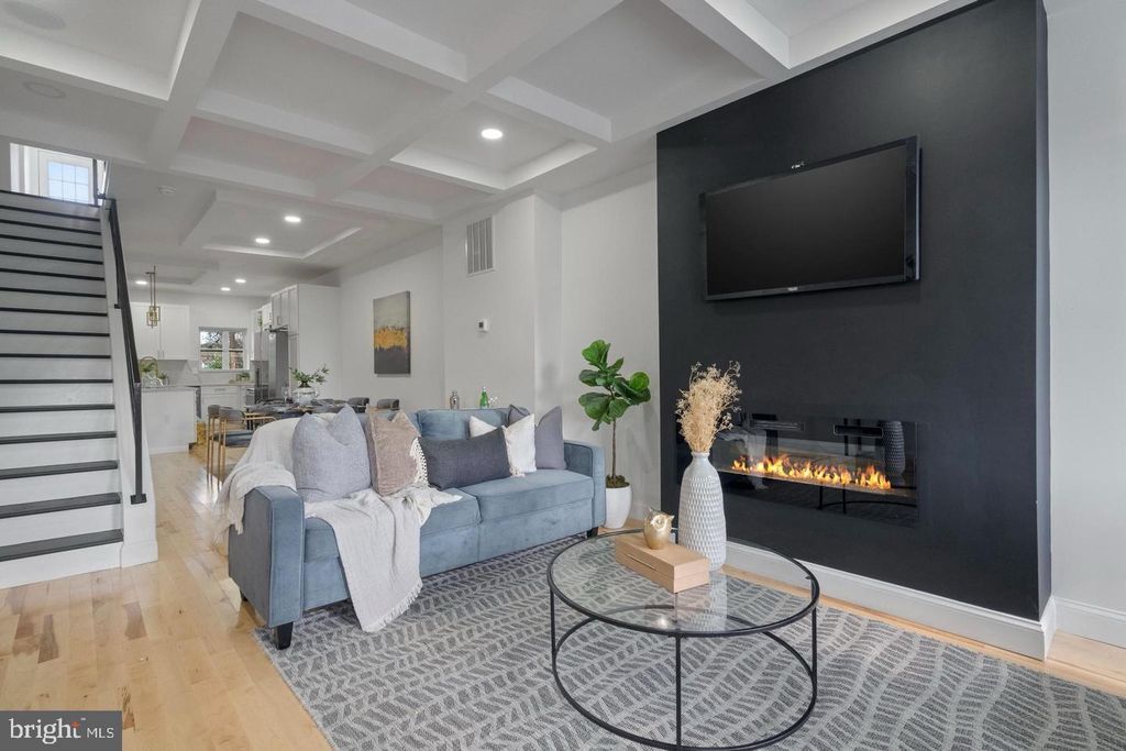 1049 N MILTON AVE, Baltimore, MD 21205