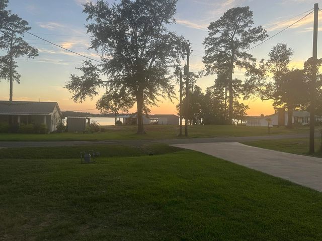 632 County Road 183, Carthage, TX 75633