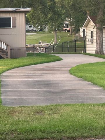 632 County Road 183, Carthage, TX 75633