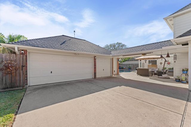 5114 Brett Drive, Pearland, TX 77584