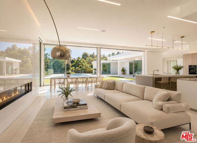 1029 Wallace, Beverly Hills, CA 90210