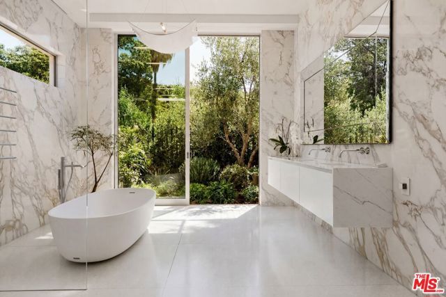 1029 Wallace, Beverly Hills, CA 90210