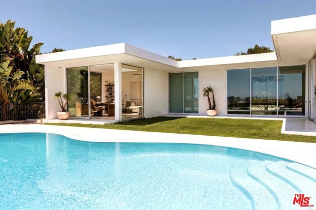 1029 Wallace, Beverly Hills, CA 90210