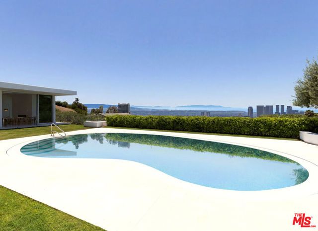 1029 Wallace, Beverly Hills, CA 90210