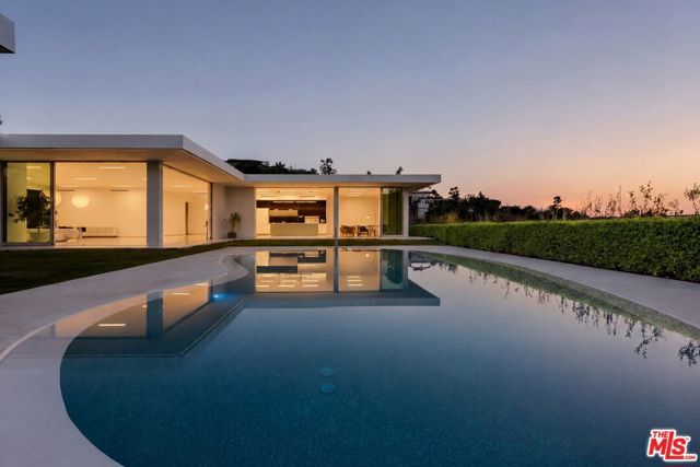 1029 Wallace, Beverly Hills, CA 90210