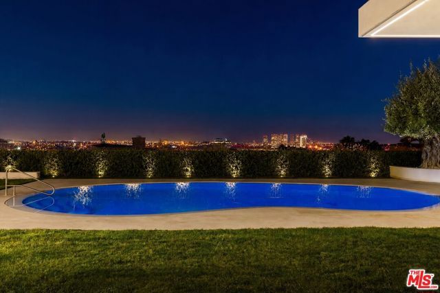 1029 Wallace, Beverly Hills, CA 90210