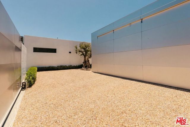 1029 Wallace, Beverly Hills, CA 90210