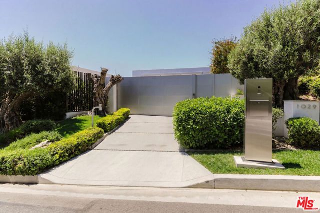 1029 Wallace, Beverly Hills, CA 90210