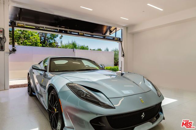 1029 Wallace, Beverly Hills, CA 90210