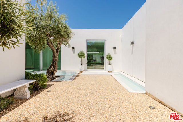 1029 Wallace, Beverly Hills, CA 90210